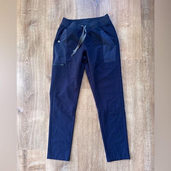 Figs Manari Technical College Scrub Joggers Navy Blue Size XS - Picture 9 of 9